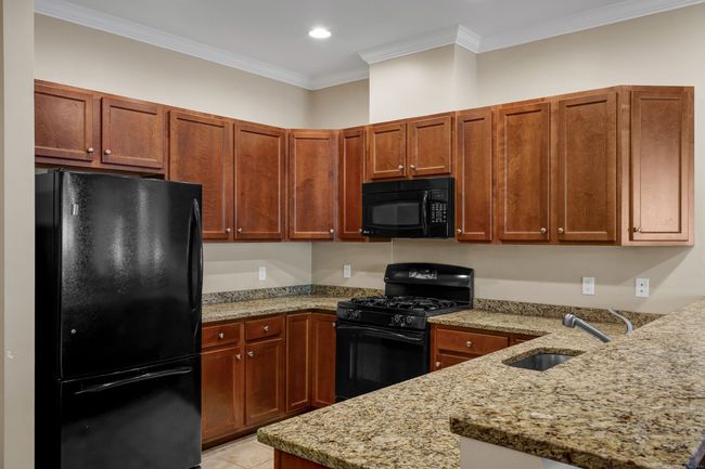 UNIT-211 - 1 King Philip Dr, Condo with 2 bedrooms, 2 bathrooms and null parking in West Hartford CT | Image 5