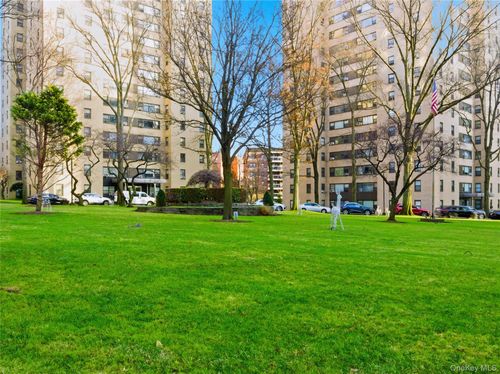 8g-4 Fordham Hill Oval, Bronx, NY, 10468-4726 | Card Image