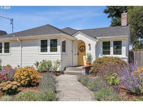 235 N Holland St, Portland, OR, 97217-1521 | Card Image