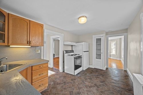 apt-2-13 Giles Ave, Beverly, MA, 01915-2864 | Card Image