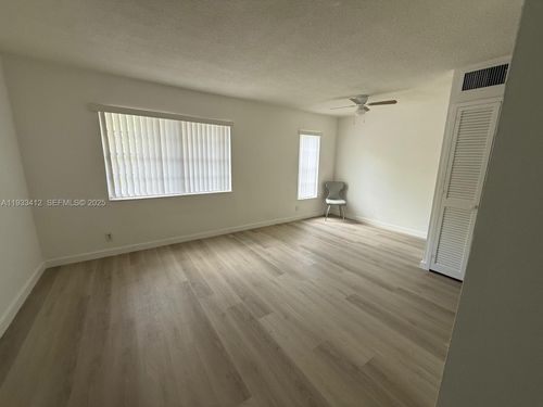 117-251 172nd St, Sunny Isles Beach, FL, 33160-3437 | Card Image