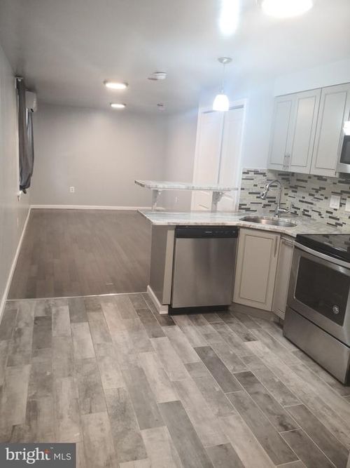 1-600 N 11th St, PHILADELPHIA, PA, 19123-3556 | Card Image