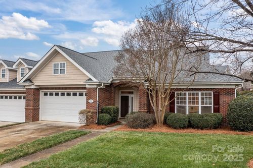2915 Autumn Harvest Ln, Charlotte, NC, 28269-7913 | Card Image