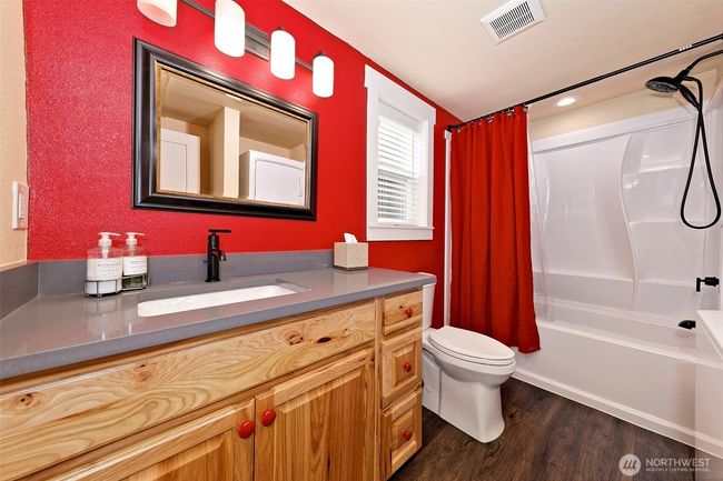 Full bathroom on main level. | Image 19
