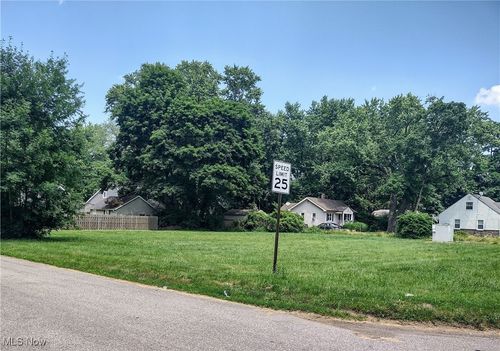 705 Mull Ave, Akron, OH, 44313 | Card Image