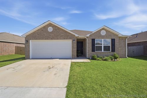 8508 E 162nd Pl S, Bixby, OK, 74008-4658 | Card Image