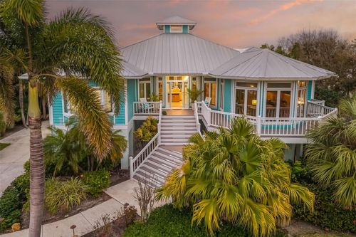746 Eagle Point Dr, VENICE, FL, 34285-6094 | Card Image