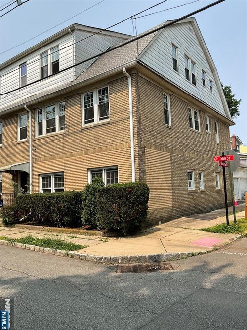 40 Mill St, Bloomfield, NJ, 07003-3933 | Card Image