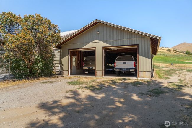 3613 Mcmullan Rd, Home with 3 bedrooms, 3 bathrooms and 6 parking in Wenatchee WA | Image 29