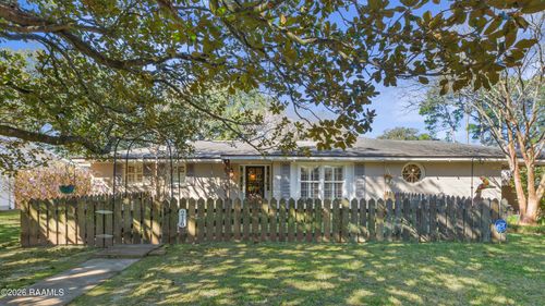 216 Louise Dr, Lafayette, LA, 70506-3238 | Card Image