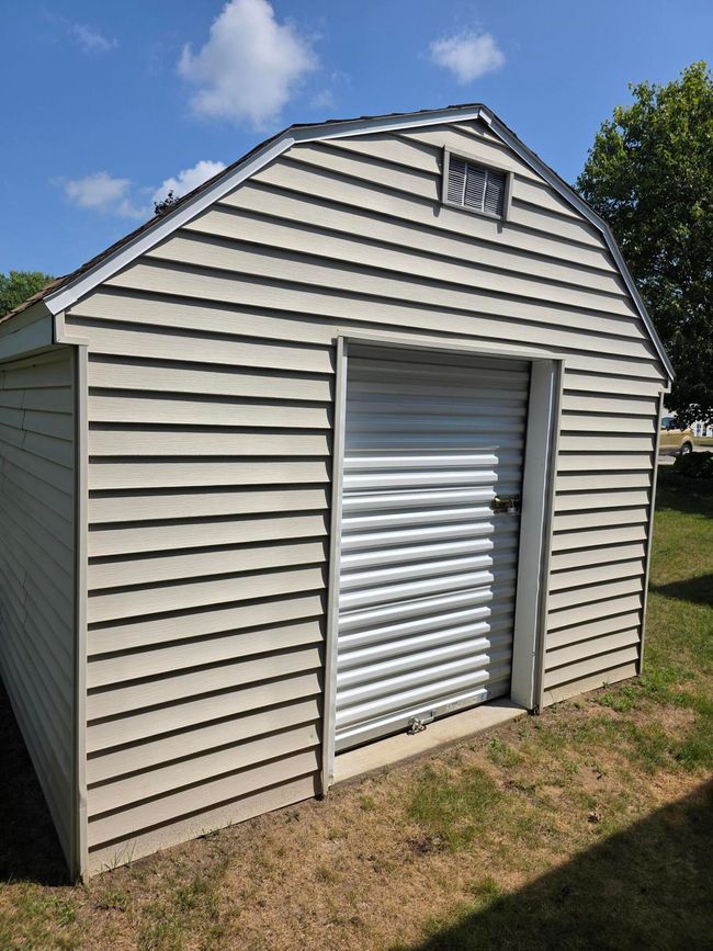 3567 Hollyfield Dr, House other with 3 bedrooms, 2 bathrooms and null parking in Cedar Springs MI | Image 12