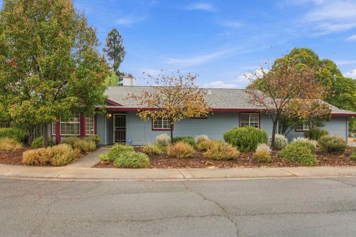 3954 Thornhill Dr, Sacramento, CA, 95826-4466 | Card Image