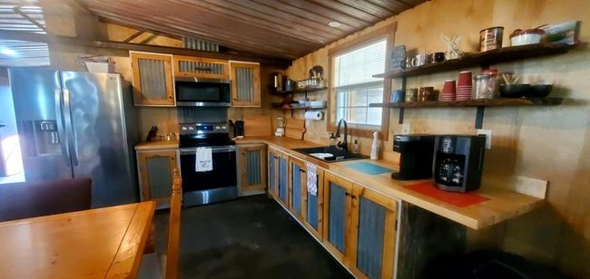 702 E Schubert St, House other with 3 bedrooms, 3 bathrooms and 2 parking in Fredericksburg TX | Image 28