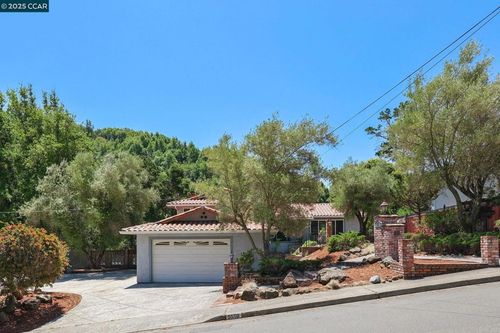 5550 Cold Water Dr, Castro Valley, CA, 94552-2628 | Card Image
