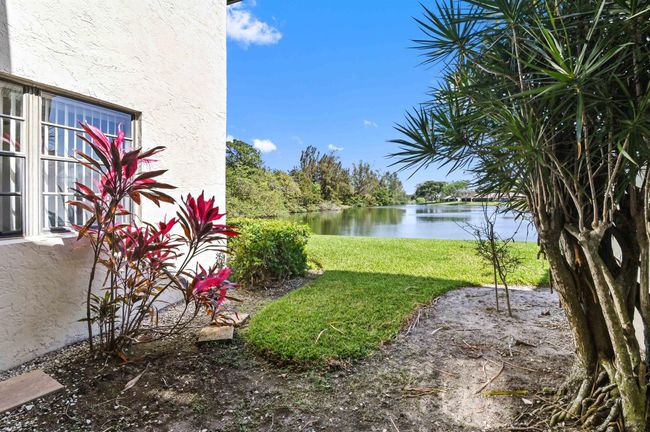 5839 Parkwalk Drive, Condo with 3 bedrooms, 2 bathrooms and null parking in Boynton Beach FL | Image 27