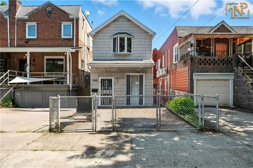 2325 E 27th St, Brooklyn, NY, 11229-5031 | Card Image