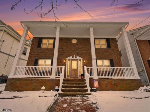 82 Pleasant Pl, Kearny, NJ, 07032-1849 | Card Image