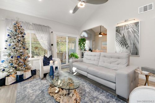 2227 Medina Gln, Escondido, CA, 92026 | Card Image