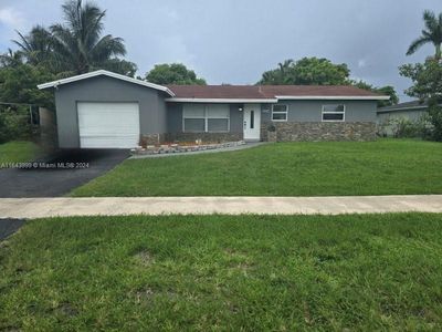 6807 Oakmont, House other with 3 bedrooms, 2 bathrooms and null parking in North Lauderdale FL | Image 2