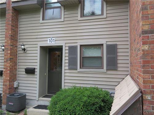 101 Chestnut Hls, New Hartford, NY, 13413-2902 | Card Image