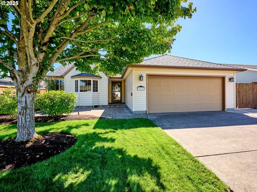 2038 Camellia Way, Woodburn, OR, 97071-2756 | Card Image