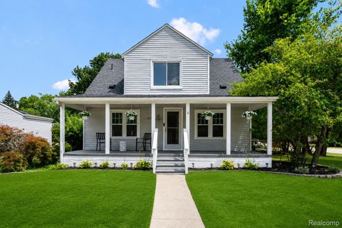 20310 Melvin St, Livonia, MI, 48152-1831 | Card Image