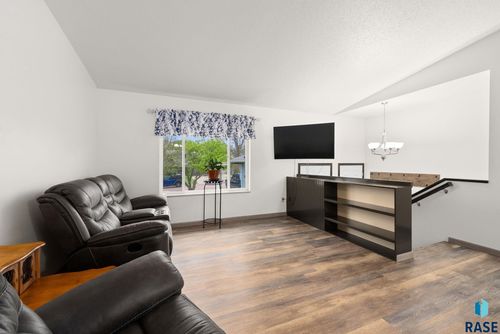 523 Kyle Ave Avenue, Baltic, SD, 57003 | Card Image