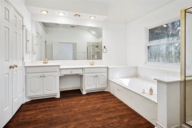 Primary bath | Image 25