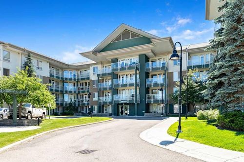 203-3111 34 Ave Nw, Calgary, AB, T2L0Y2 | Card Image