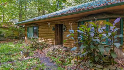 4503 E Scenic Drive, House other with 2 bedrooms, 1 bathrooms and null parking in Gatlinburg TN | Image 3