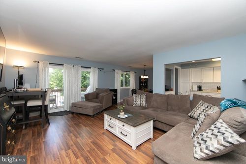 310-115 E Kings Hwy, MAPLE SHADE, NJ, 08052-3403 | Card Image