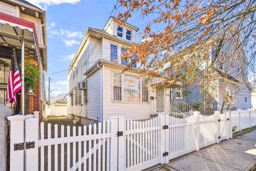 10930 128th St, South Ozone Park, NY, 11420-1611 | Card Image