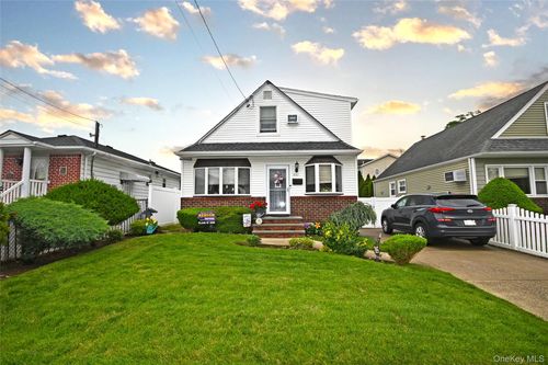 361 Travis Ave, Elmont, NY, 11003-3045 | Card Image