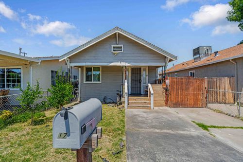17 W 6th Street, Stockton, CA, 95206 | Card Image