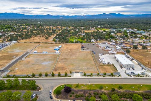 20020 Viking Way, Redding, CA, 96003 | Card Image