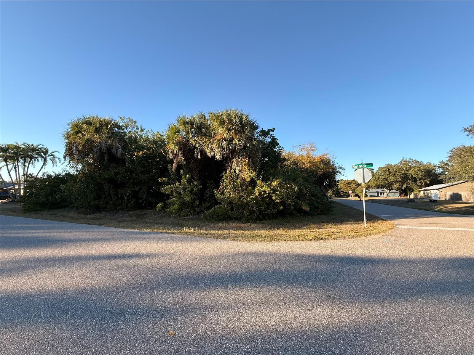 Land in PORT CHARLOTTE 2