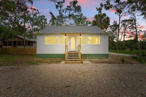 209 10th St Se, STEINHATCHEE, FL, 32359-3201 | Card Image