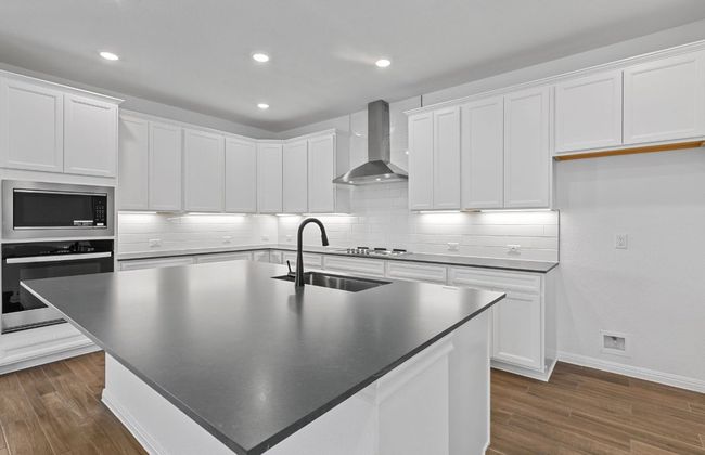 6421 Apache Plum Ln, House other with 4 bedrooms, 3 bathrooms and null parking in Spicewood TX | Image 20