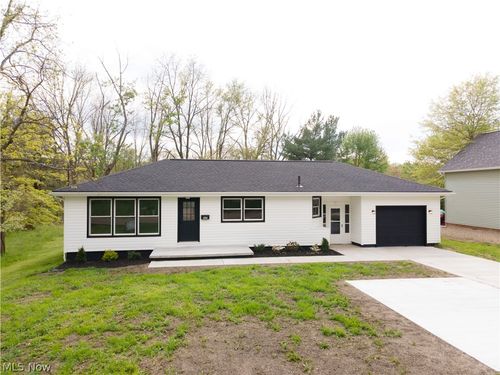 967 S Canal St, Canal Fulton, OH, 44614-9736 | Card Image