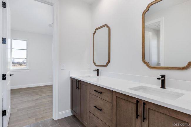 Main Bath | Image 18