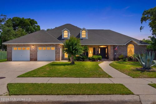 2037 Mauvilla Cv, Biloxi, MS, 39531-2417 | Card Image