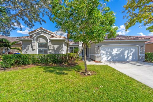 425 Sw 198th Ter, Pembroke Pines, FL, 33029-1237 | Card Image