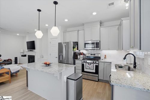 29 Jaycee Ct, Greenville, SC, 29607-5579 | Card Image
