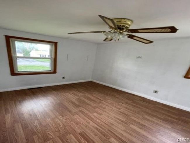 519 Reels Drive, House other with 3 bedrooms, 1 bathrooms and null parking in Utica NY | Image 6