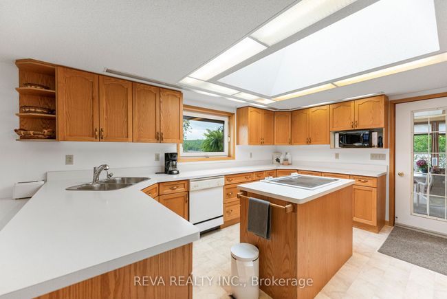 146 Mccahon Rd, House other with 5 bedrooms, 2 bathrooms and 20 parking in Hastings Highlands ON | Image 6