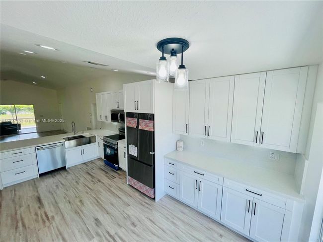 272 Sw Oakridge Dr, House other with 4 bedrooms, 2 bathrooms and null parking in Port St. Lucie FL | Image 16