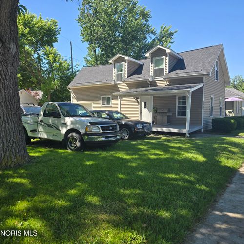 1043 Clinton St, Defiance, OH, 43512-2761 | Card Image