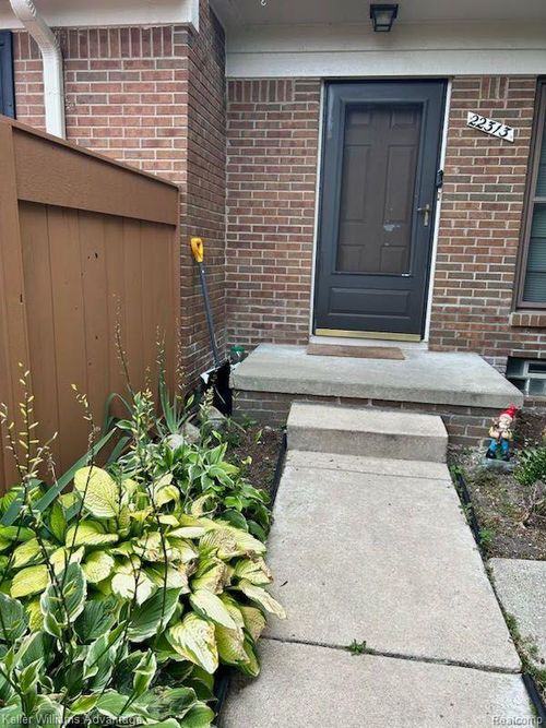 22313 Peachtree, Novi, MI, 48375-5033 | Card Image