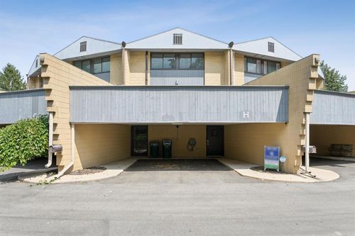 h-4545 W Pine Street, GRAND CHUTE, WI, 54914 | Card Image