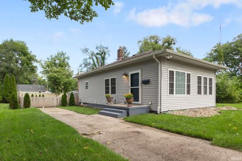 1421 Chalfant St, South Bend, IN, 46617-2136 | Card Image